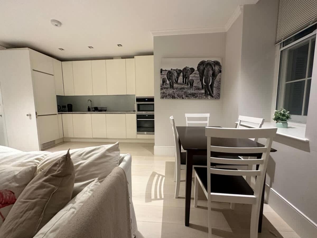 Sg, Chic Covent Garden Apartment ลอนดอน ภายนอก รูปภาพ